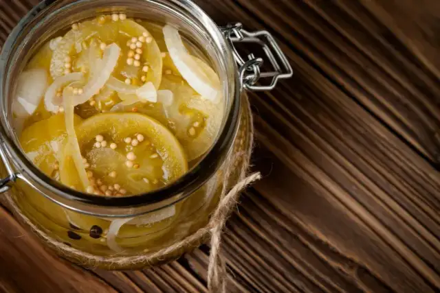 Jak zrobić sałatkę z zielonych pomidorów – prosty przepis i porady