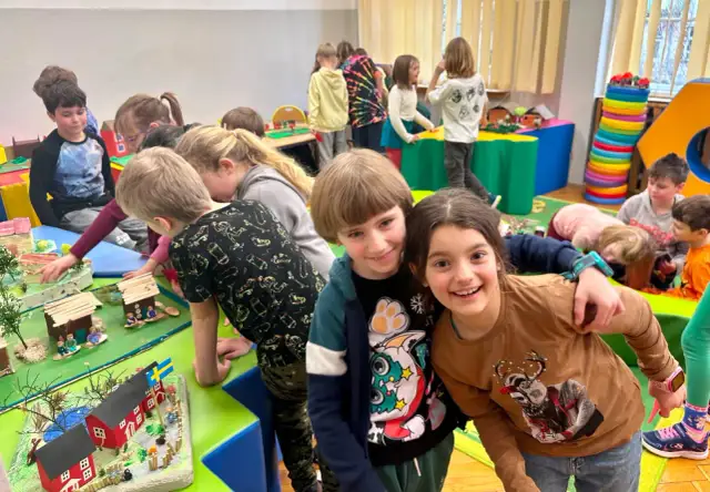 Zajęcia dzieci z Bullerbyn: Jak rozwijać umiejętności i kreatywność