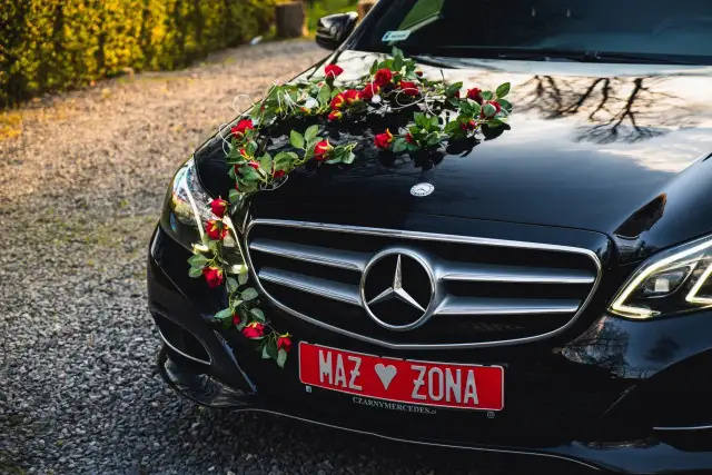 Ile kosztuje auto do ślubu? Uniknij pułapek i oszczędź!