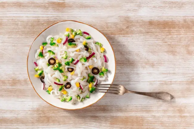 Gdzie kupić makaron konjac? Najlepsze miejsca i ceny, które zaskoczą