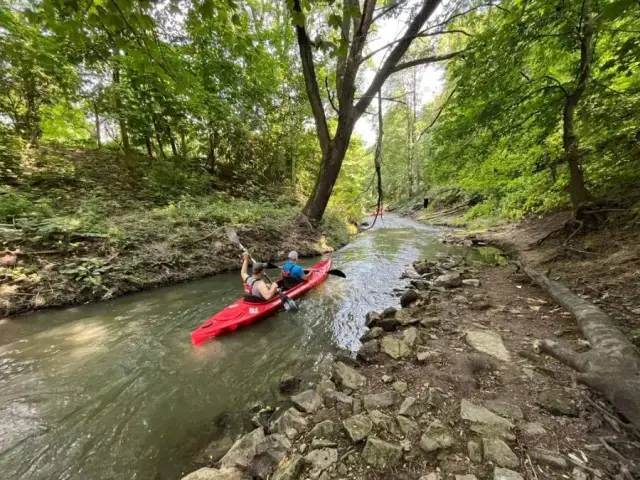 Spływy kajakowe w Krakowie – najlepsze trasy i wypożyczalnie kajaków