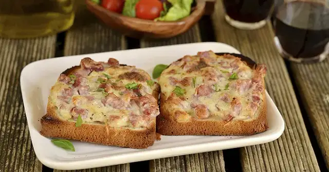 Recette simple de tartine grillée au four pour un repas savoureux