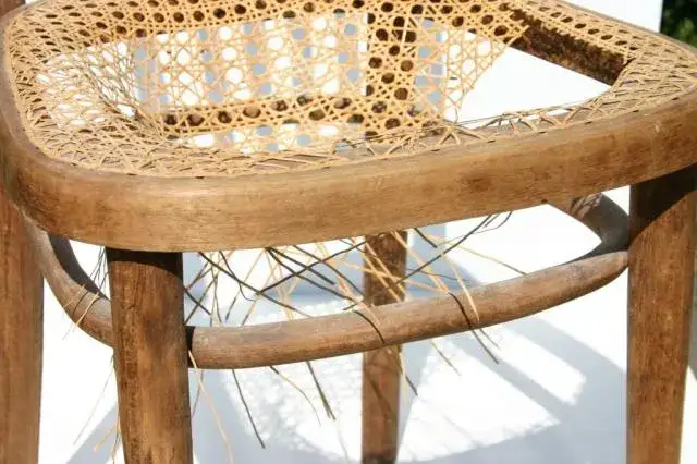 Jak naprawić siedzisko krzesła - Skuteczna odnowa w 7 prostych krokach