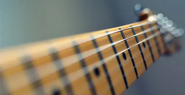Jak wyregulować gryf w gitarze elektrycznej, aby uniknąć problemów z grą