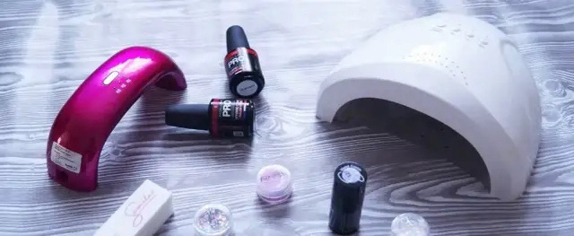 Czy warto kupić zestaw do manicure hybrydowego? Oto prawda o kosztach i efektach