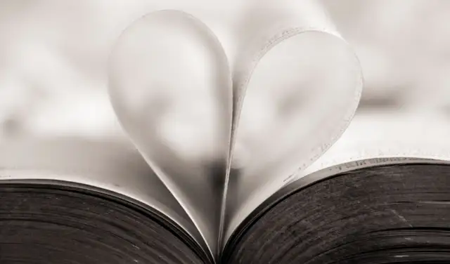 Co wpisać do księgi gości? 10 kreatywnych pomysłów na życzenia