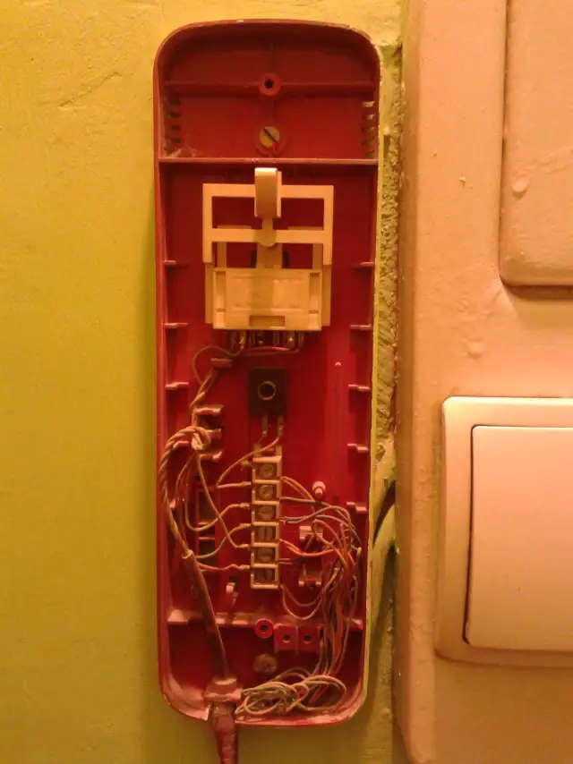 Jak wyciszyć domofon: 5 skutecznych metod i praktyczne porady