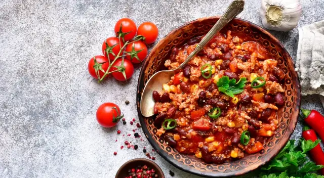 Chili con carne skąd pochodzi? Poznaj fascynującą historię tej potrawy
