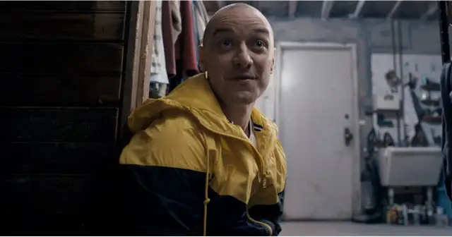 Psychologiczny horror Split – mroczne tajemnice i zaskakujące zwroty akcji