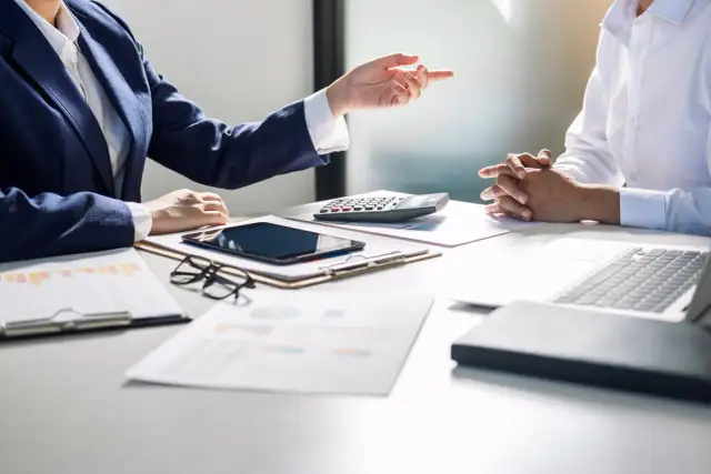 Jak zatrzymać odsetki u komornika – skuteczne sposoby na ograniczenie zadłużenia