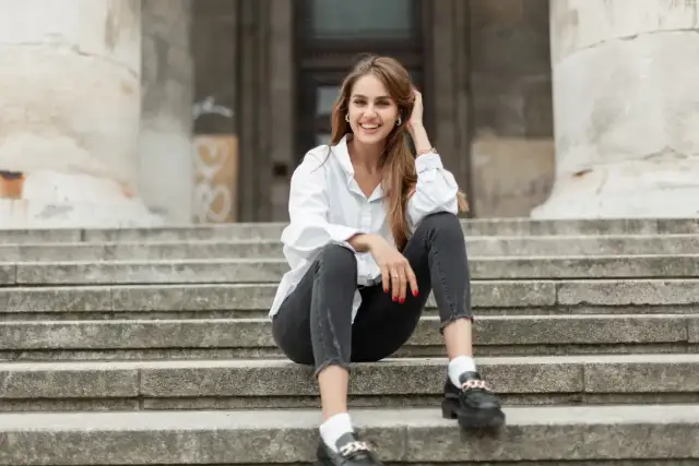 Outfits con mocasines mujer: crea looks irresistibles y cómodos