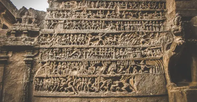 Jak przejść grę Uncharted 3 i jakie są najlepsze strategie na poziomie?