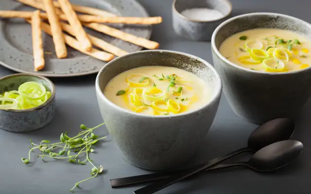 Jak zrobić zupę porową – prosty przepis na zdrowy posiłek