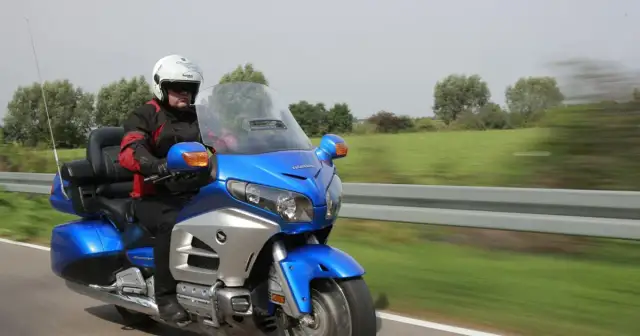 Honda Gold Wing czy warto kupić? Odkryj plusy i minusy motocykla