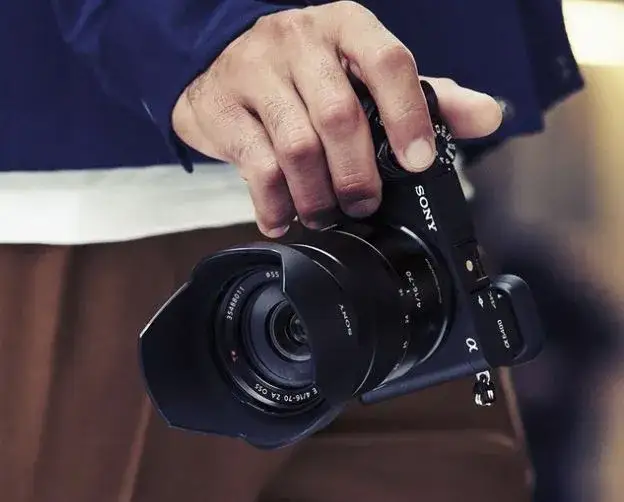Najlepsze obiektywy do Sony A6300 – uniknij złych wyborów