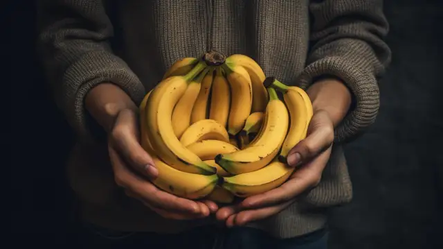 Czy banany powodują zaparcia? Jak działają banany na zaparcia?