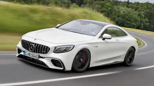 Mercedes S63 AMG Coupe – luksusowy samochód z niesamowitymi osiągami i stylem