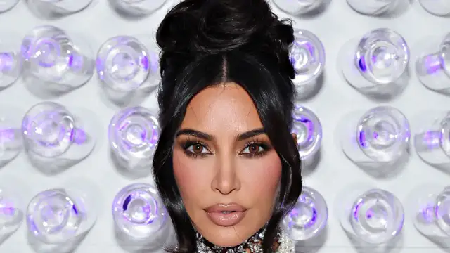 Kim Kardashian i jej wyjątkowe style manicure francuskiego