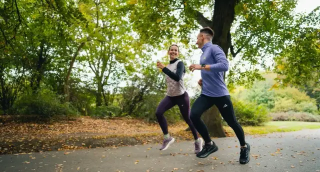 Jak się ubrać do biegania zimą, by uniknąć nieprzyjemnego chłodu