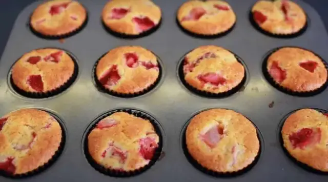 Jak ozdobić babeczki bez kremu: kreatywne pomysły na dekoracje