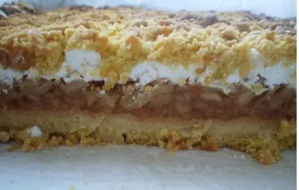 Szybkie ciasto z jabłkami i kruszonką przepis, który zachwyci gości