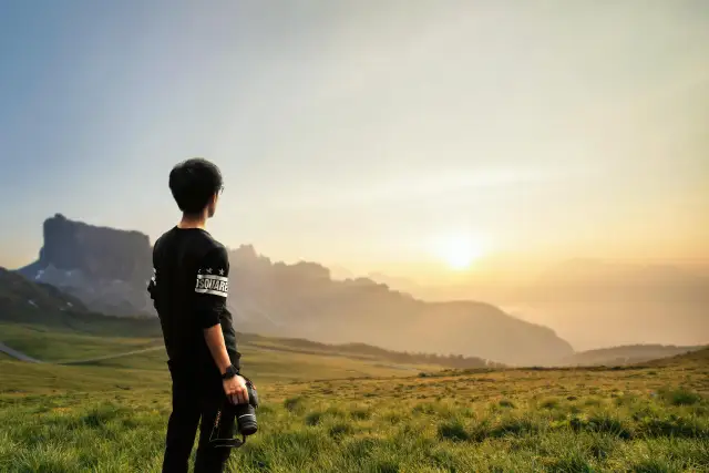 Odkryj nowe możliwości filmowania i fotografowania z Canon EOS R50 V