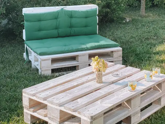 Jak samemu zrobić meble ogrodowe z palet – kreatywne podejście do DIY