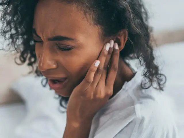 Najlepszy olejek do ucha – jak wybrać i stosować, by uniknąć problemów