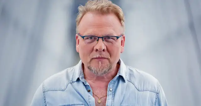 Jacek Lenartowicz – fascynująca biografia i kariera aktora