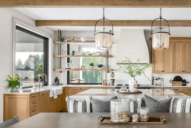 Jak zaaranżować okno w kuchni, aby stało się stylowym elementem wnętrza