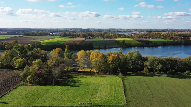 Najlepsze pole namiotowe nad jeziorem Kujawsko Pomorskie – sprawdź oferty