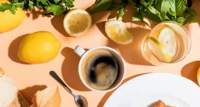 Czy kawa z cytryną naprawdę pomaga w odchudzaniu? Fakty i mity