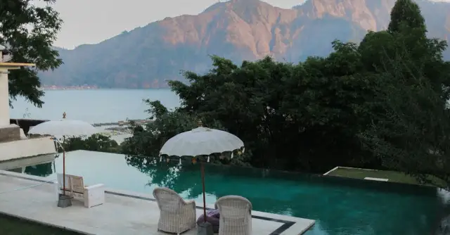 SPA nad morzem z basenem: Luksusowe domki i hotele