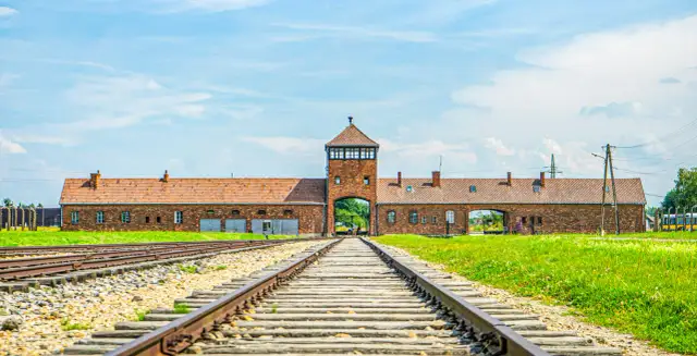 Ile kosztuje bilet do Auschwitz-Birkenau? Sprawdź, co musisz wiedzieć