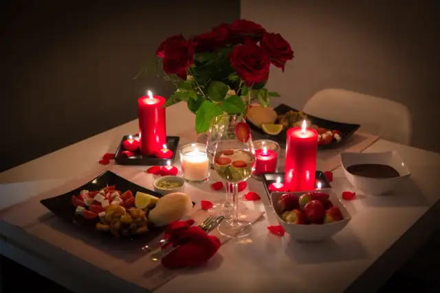 Proste i romantyczne dania na walentynki – pomysły na wyjątkową kolację dla dwojga