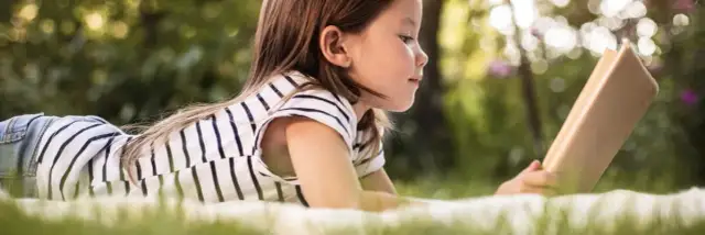 Kiedy dziecko powinno umieć czytać? Odkryj kluczowe etapy rozwoju
