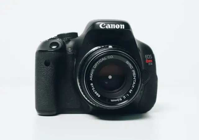 Jak szybko i bez problemów zgrać zdjęcia z aparatu Canon na komputer – poradnik krok po kroku