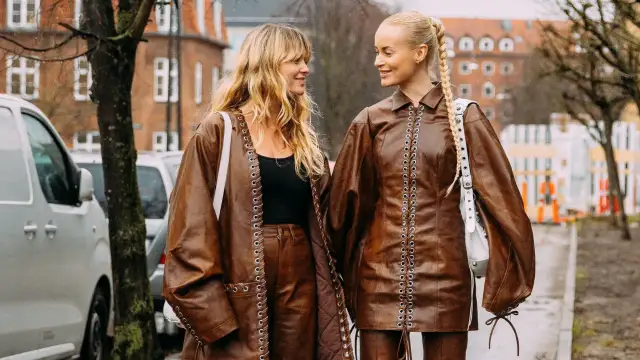 Inspírate con outfits con pantalón de cuero para cada ocasión