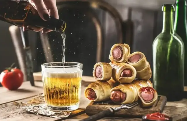 Jakie przekąski do piwa? Najlepsze propozycje na każdą okazję