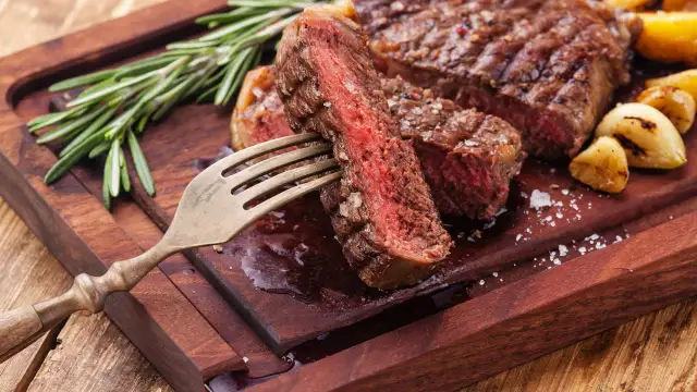 Czy wołowina jest zdrowa? Poznaj jej zalety i zagrożenia dla zdrowia