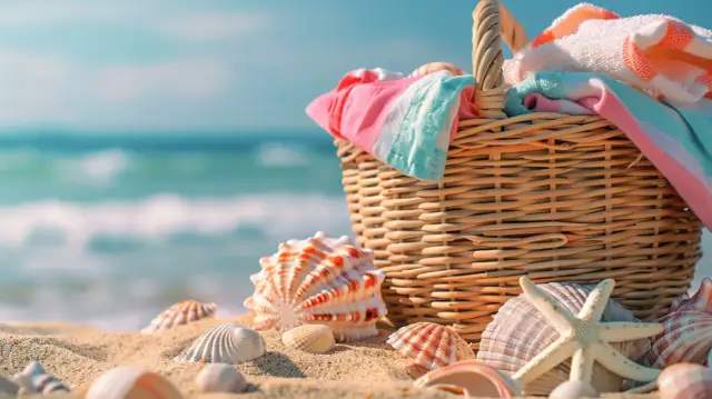 Kosz plażowy wiklinowy: Dlaczego warto zabrać go na każdą letnią wyprawę?