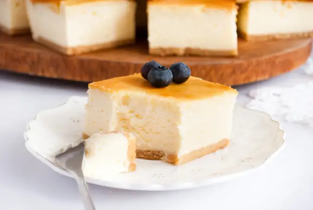 Jak zrobić sernik na herbatnikach – prosty przepis na pyszny deser