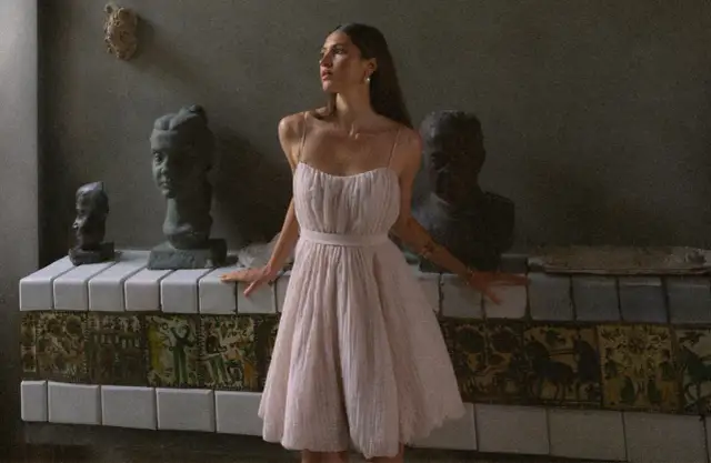 Jaką suknię na wesele wybrać, aby wyglądać olśniewająco?