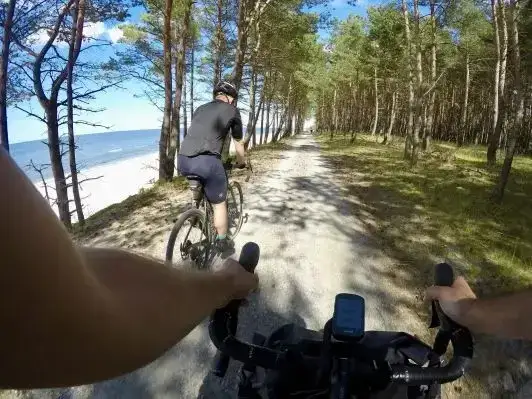 Gdzie leży Krynica Morska? Odkryj jej ukrytą lokalizację i atrakcje