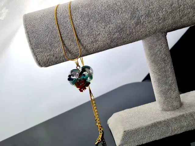 Naszyjnik 7 czakr - jak wybór kamieni wpływa na Twoją energię