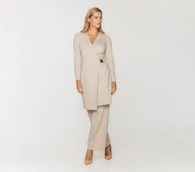 Jakie spodnie wyszczuplają uda? Odkryj fasony, które działają!