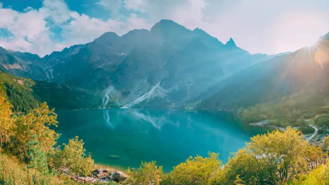 Morskie Oko szlak ile km? Poznaj długość trasy i trudności szlaku