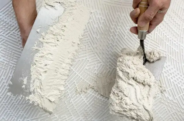 Jak zrobić zaprawę gipsową: 9 prostych kroków dla początkujących