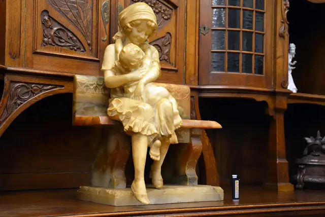 Rzeźba z marmuru: Historia, piękno i jak je zdobyć dla siebie