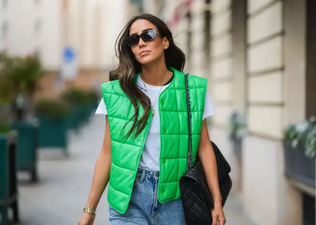 Czy kamizelki są modne? Poznaj najnowsze trendy i stylizacje w modzie
